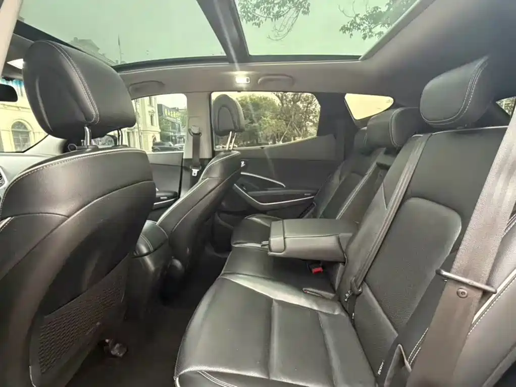 Hyundai Santa Fe 2018 — фото 19