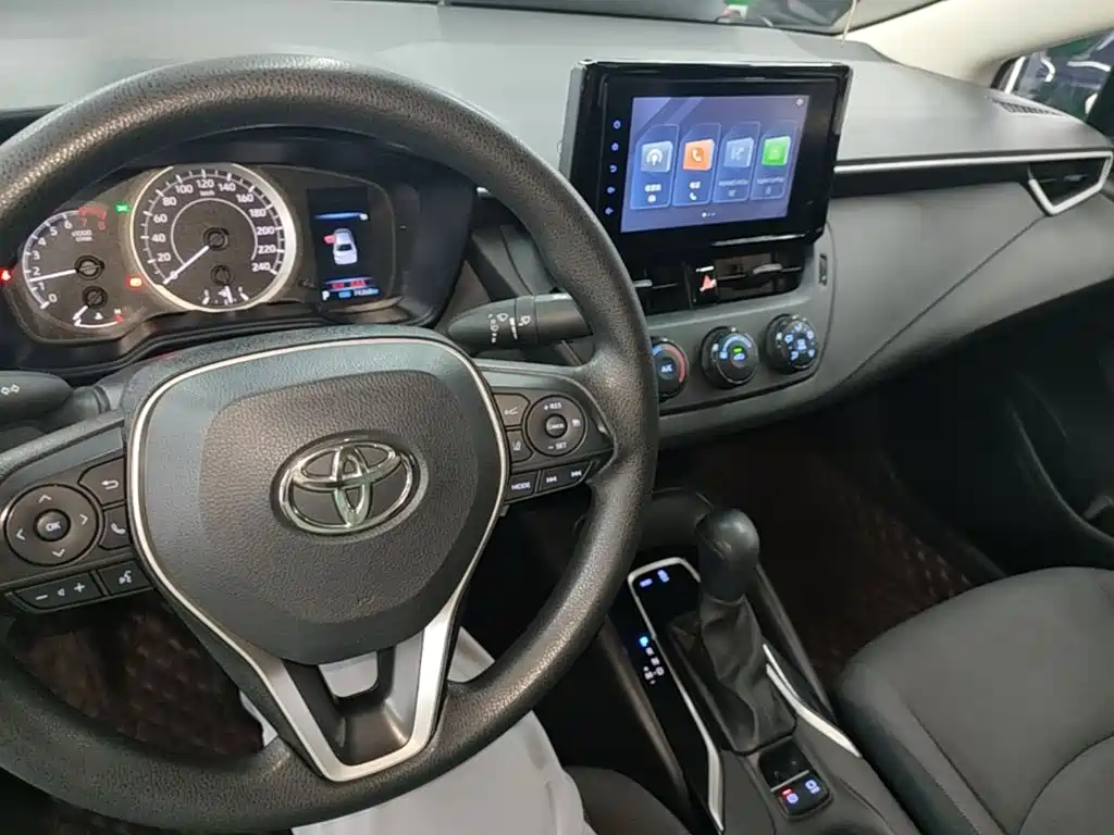 Toyota Corolla 2023 — фото 10