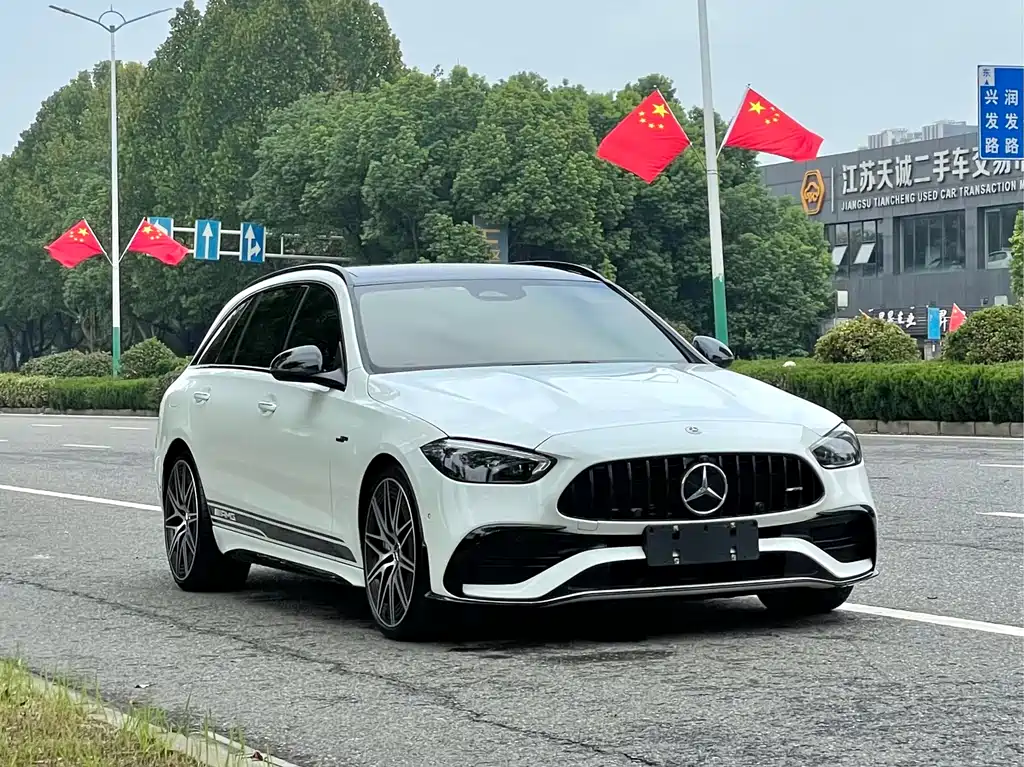 Mercedes-Benz C-Class AMG 2024 — фото 3