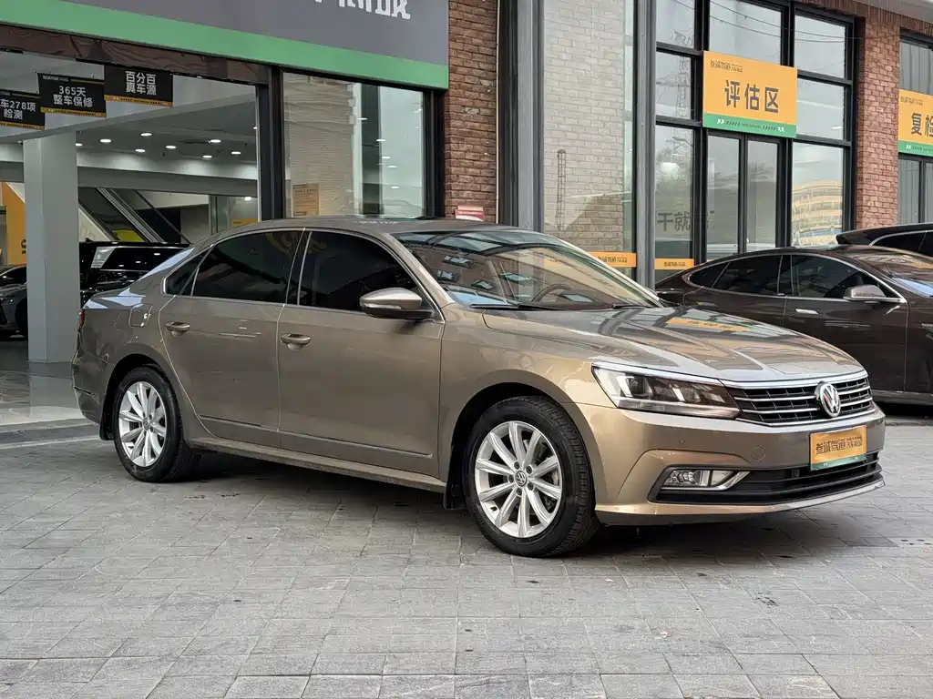 Volkswagen Passat 2018 — фото 3