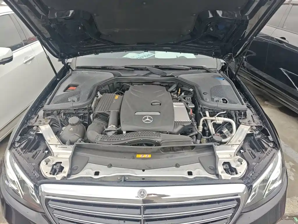 Mercedes-Benz E-Class 2018 — фото 16