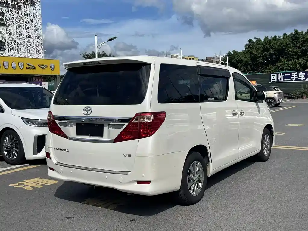 Toyota Alphard 2012