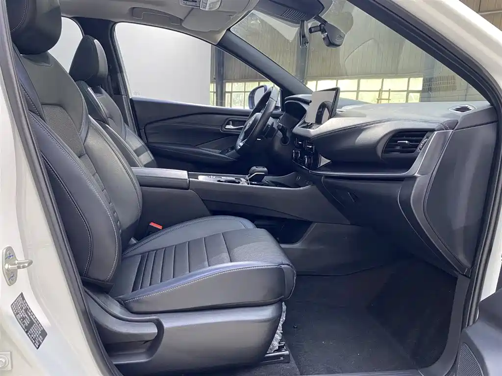 Nissan Qashqai 2023 — фото 2