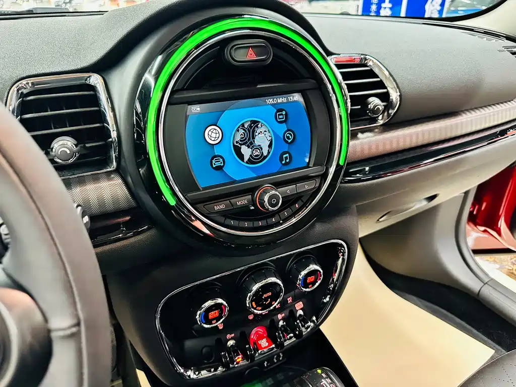 MINI Clubman 2018 — фото 41