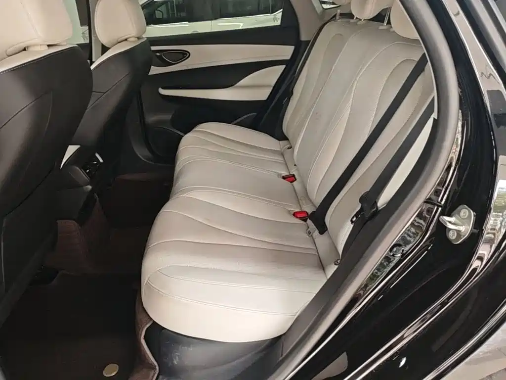 BYD Seal 05 DM-i 2025 — фото 17