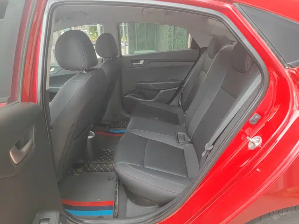 Hyundai Verna 2017 — фото 17