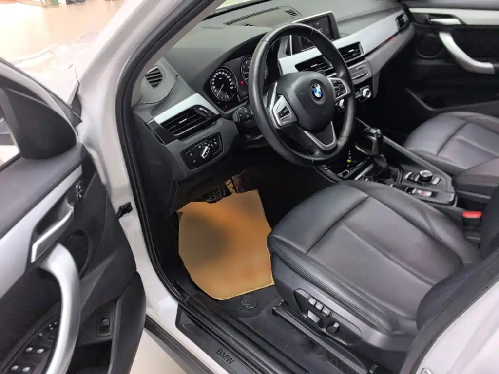 BMW X1 2019 — фото 12