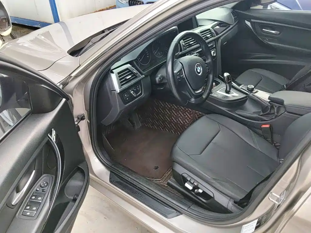 BMW 3 Series 2017 — фото 16