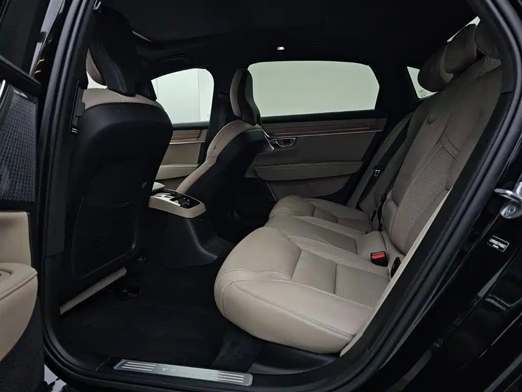 Volvo S90 PHEV 2025 — фото 13