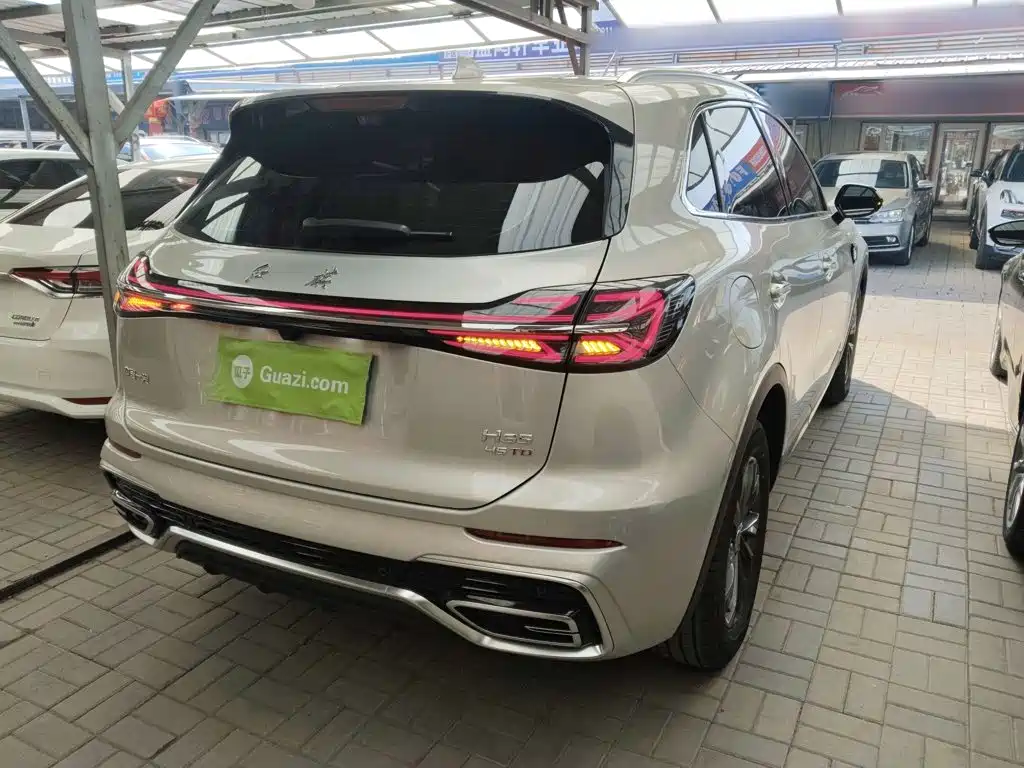 Hongqi HS5 2025