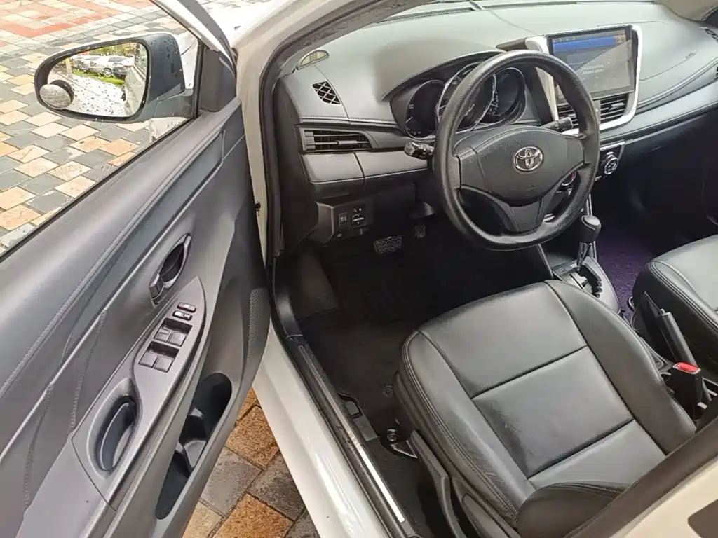 Toyota Yaris L 2019 — фото 16