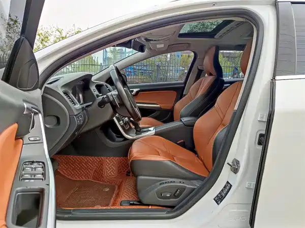 Volvo V60 2015