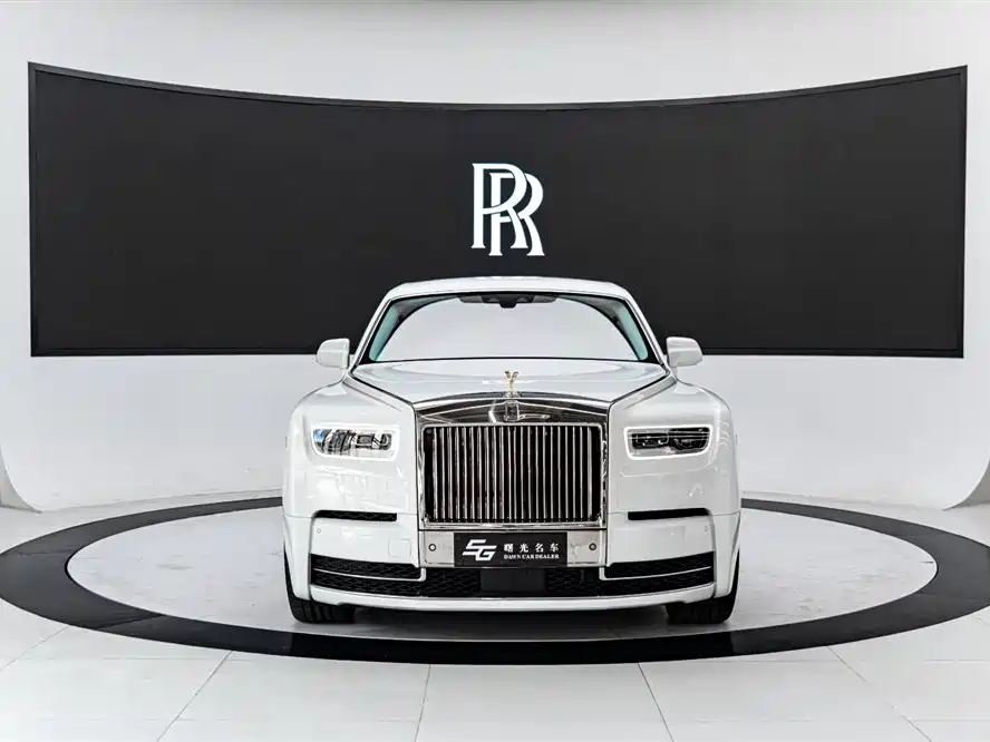 Rolls-Royce Phantom 2019 — фото 2