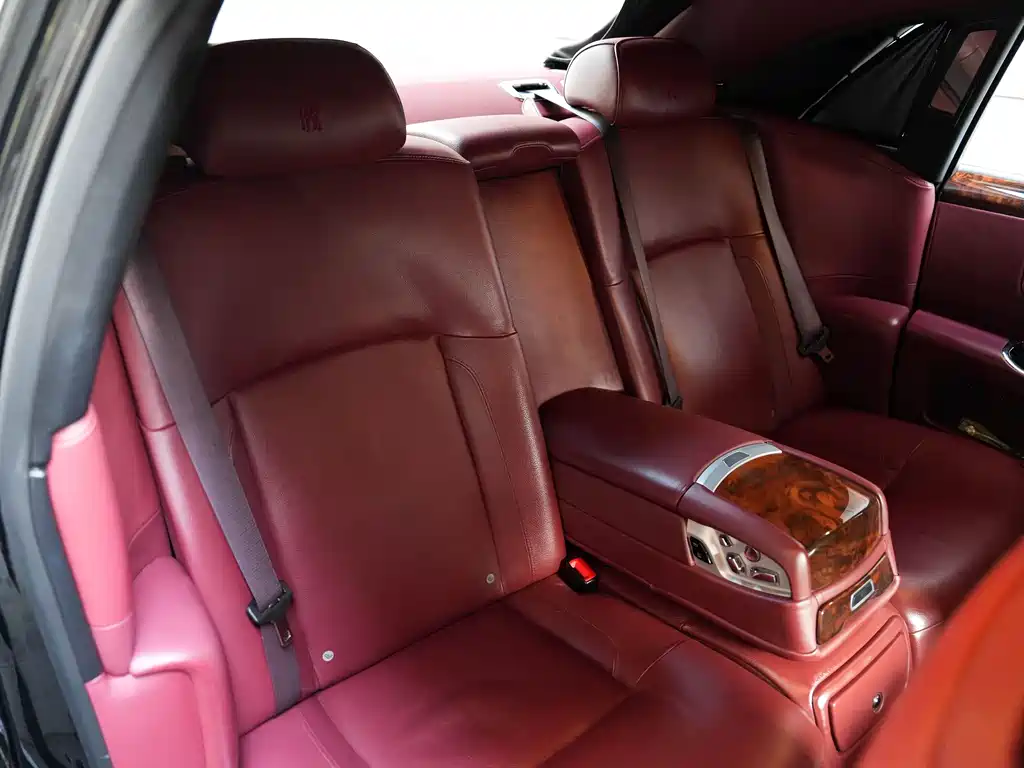 Rolls-Royce Ghost 2015 — фото 18