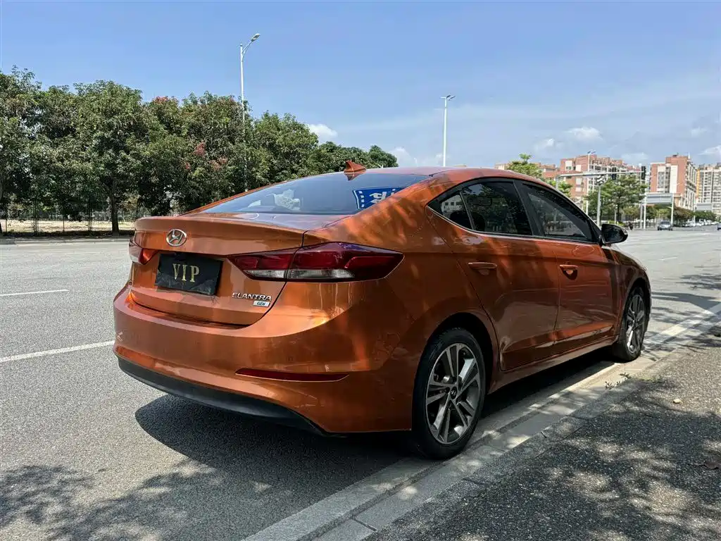 Hyundai Elantra 2016 — фото 8