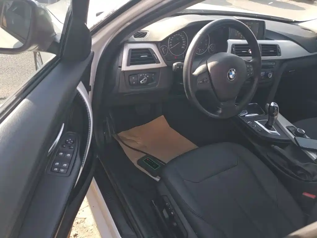 BMW 3 Series 2015 — фото 12