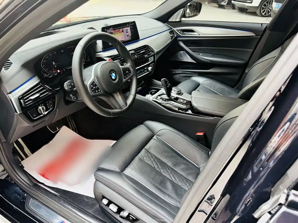 BMW 5 Series 2020 — фото 14