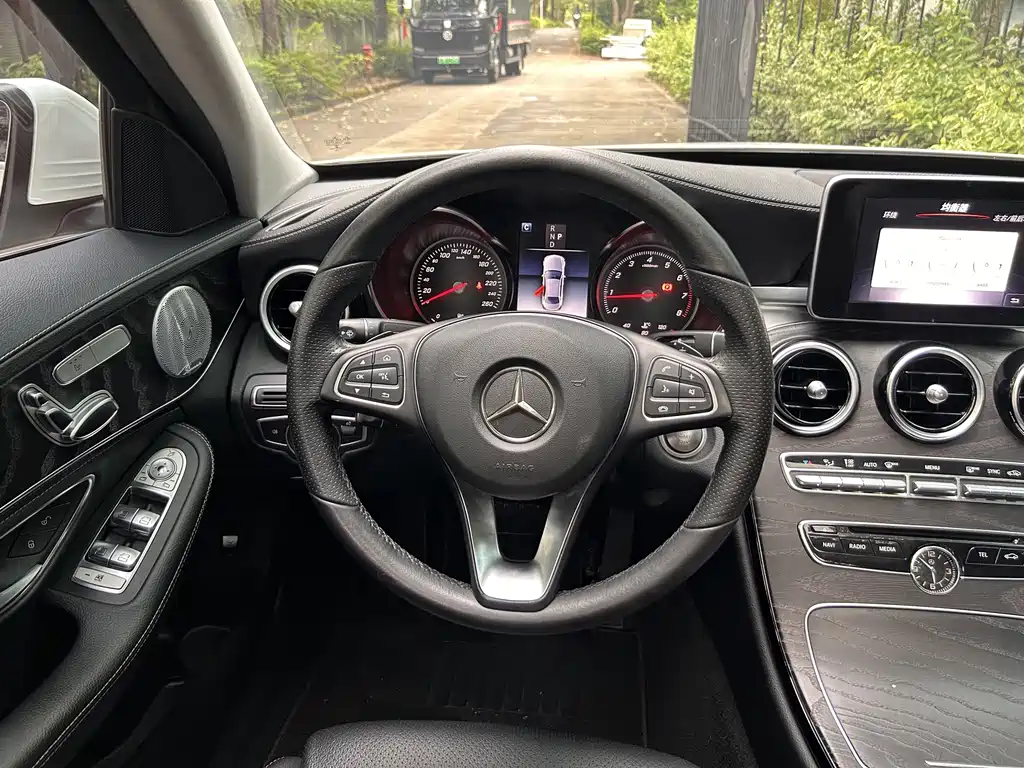 Mercedes-Benz C-Class 2018 — фото 11