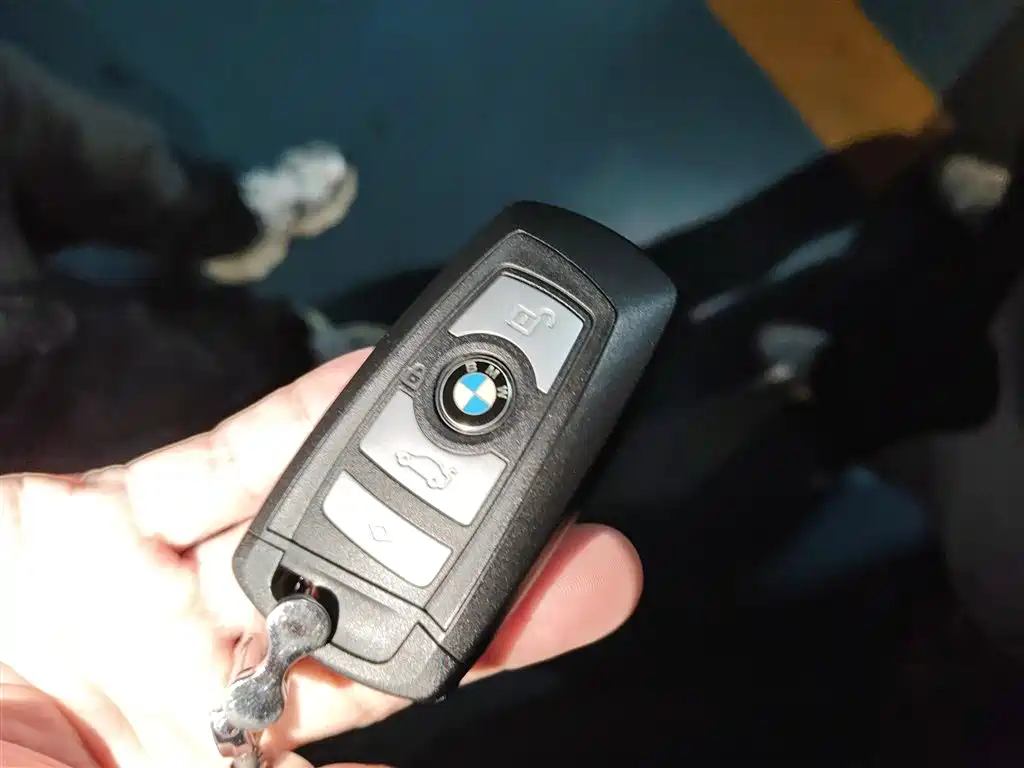 BMW 5 Series 2015 — фото 12