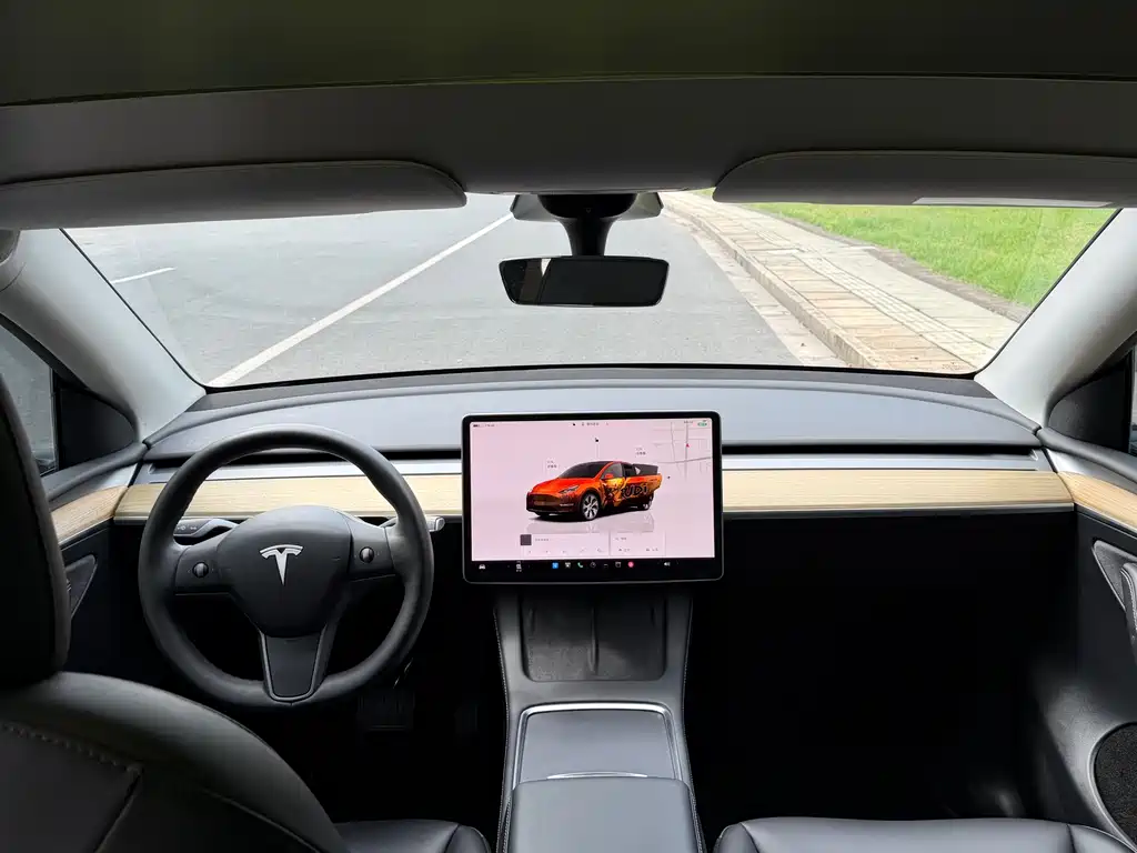 Tesla Model Y 2022 — фото 8