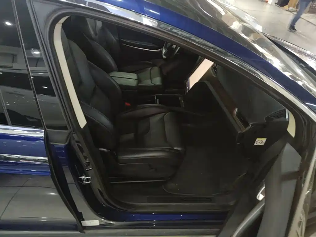 Tesla Model X 2019 — фото 20
