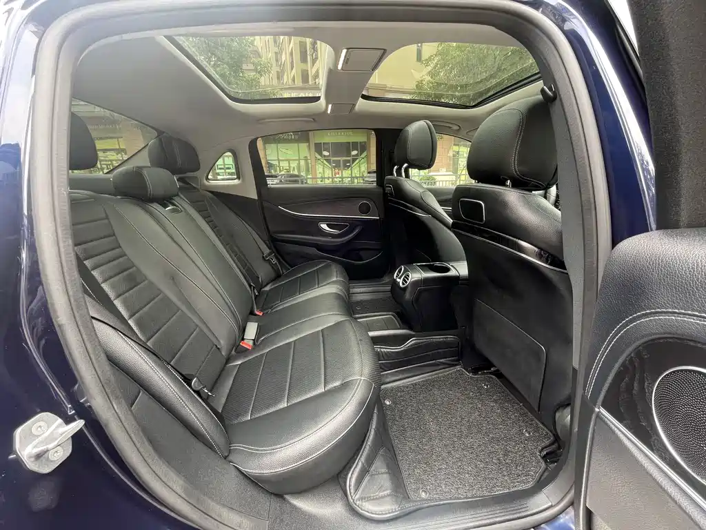 Mercedes-Benz E-Class 2018 — фото 13