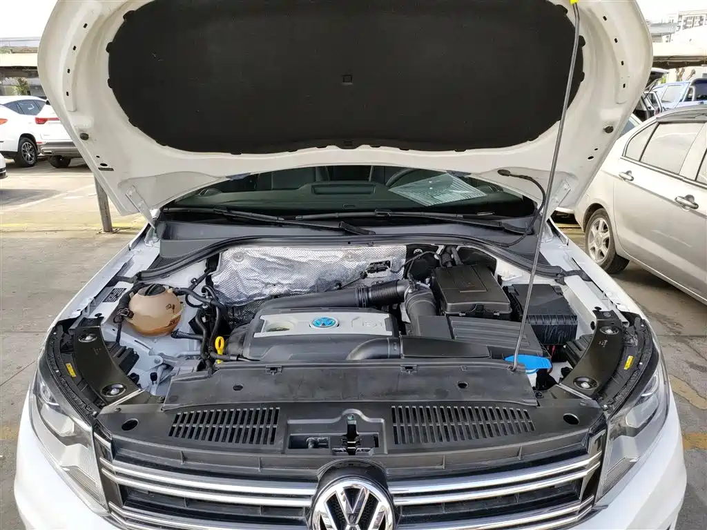 Volkswagen Tiguan 2015 — фото 20