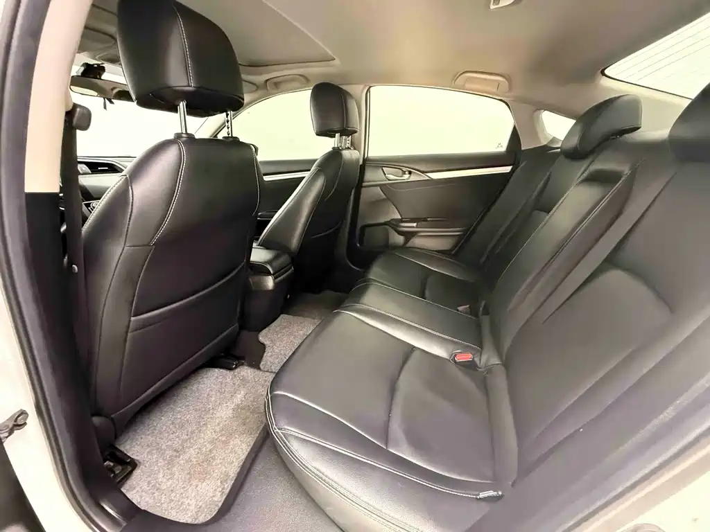 Honda Civic 2019 — фото 10