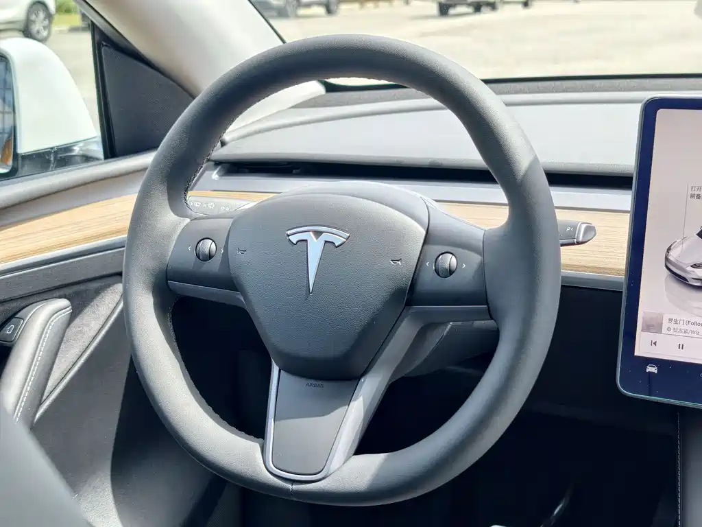 Tesla Model Y 2022 — фото 20