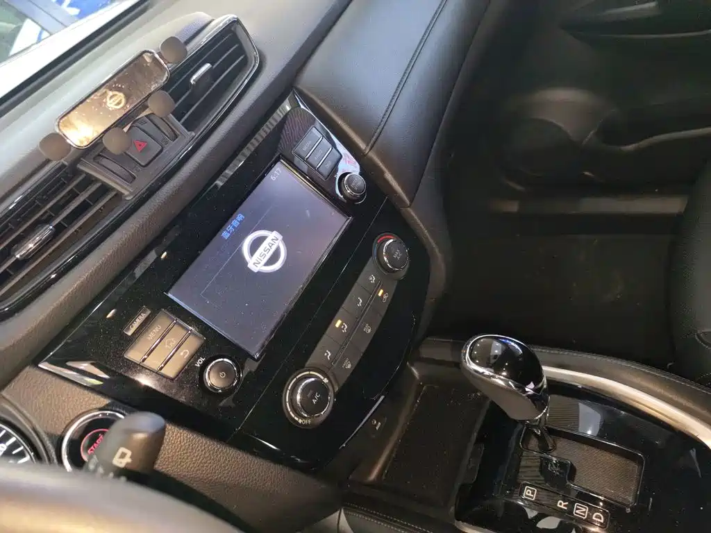 Nissan X-Trail 2017 — фото 9