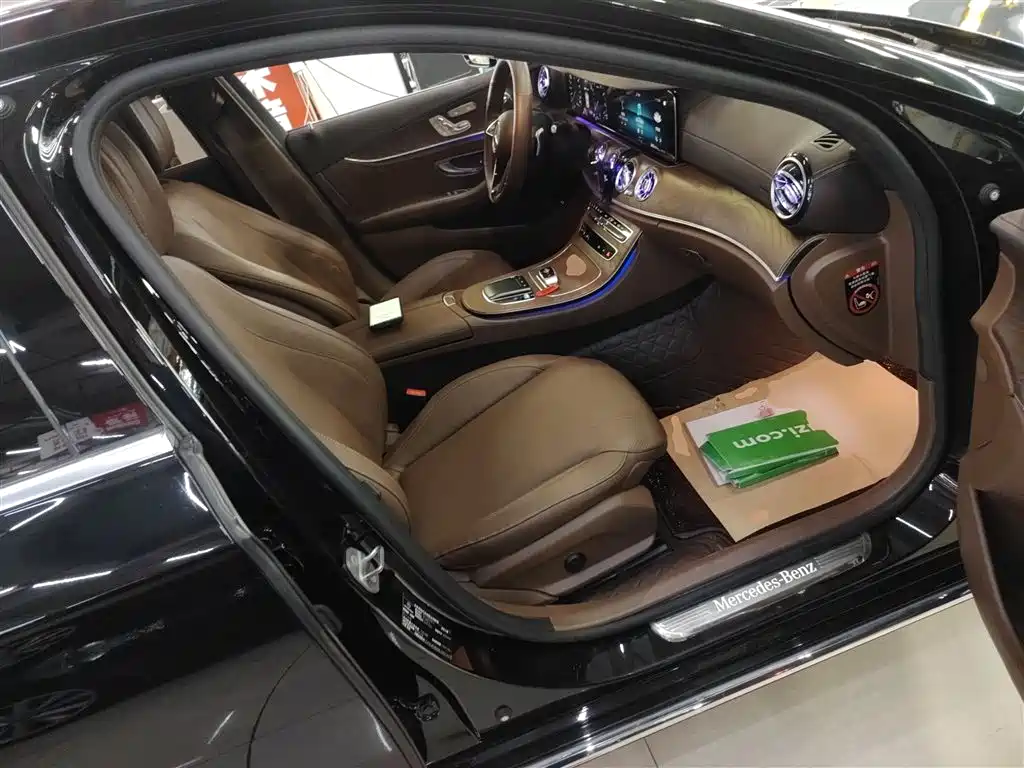 Mercedes-Benz E-Class 2020 — фото 25