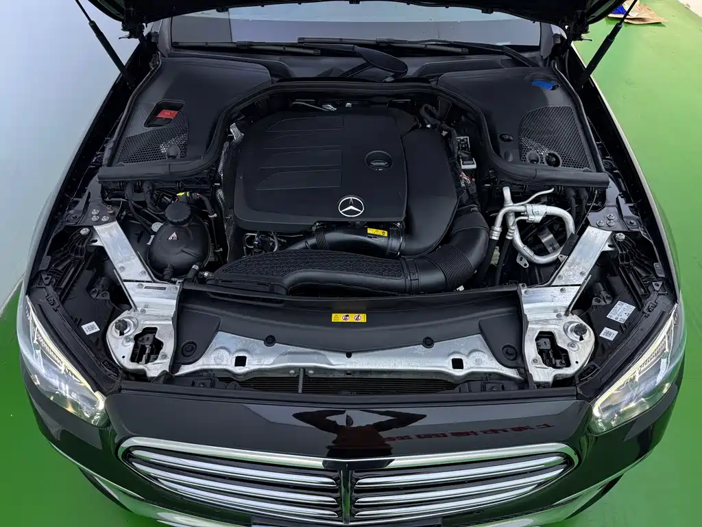 Mercedes-Benz E-Class 2023 — фото 35