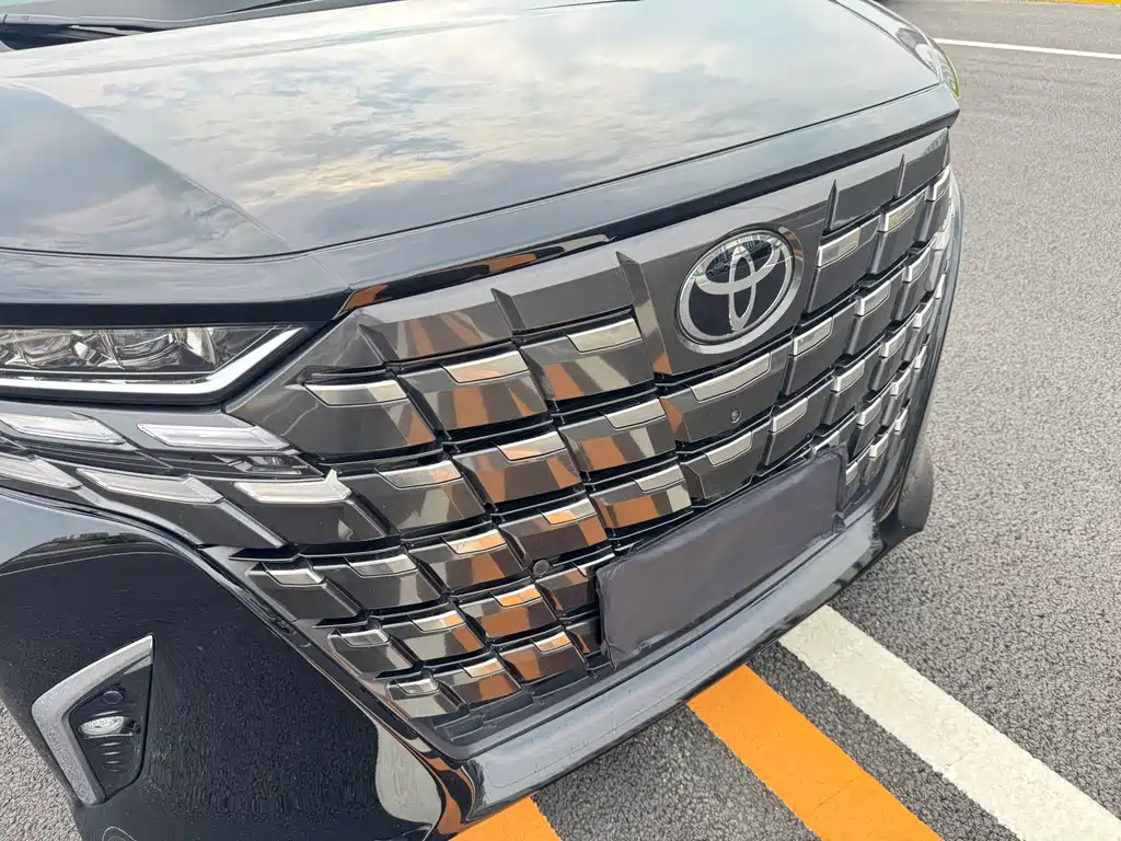 Toyota Alphard 2024 — фото 29