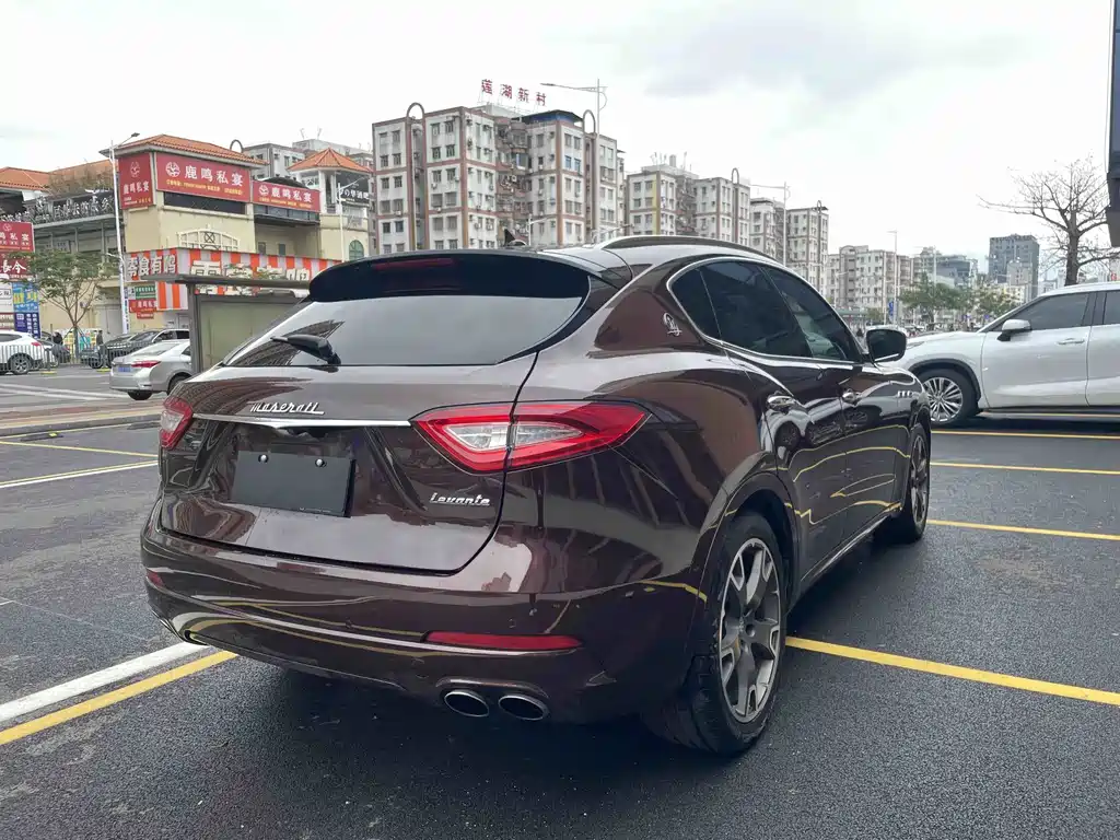 Maserati Levante 2018 — фото 6