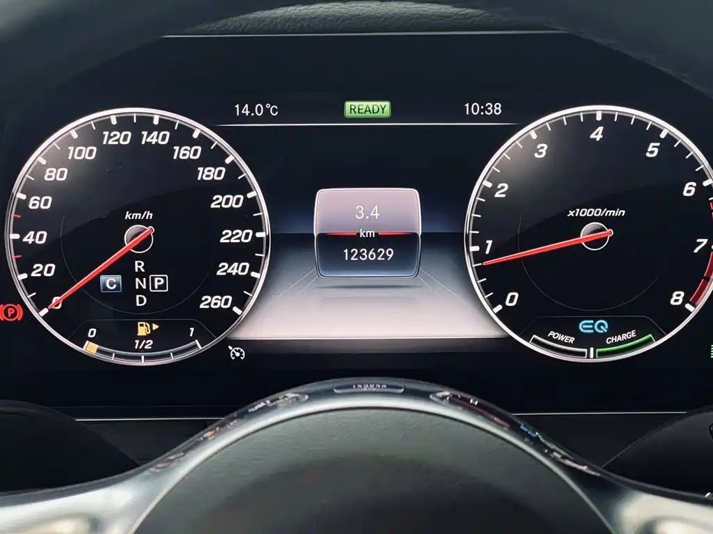 Mercedes-Benz E-Class 2020 — фото 12
