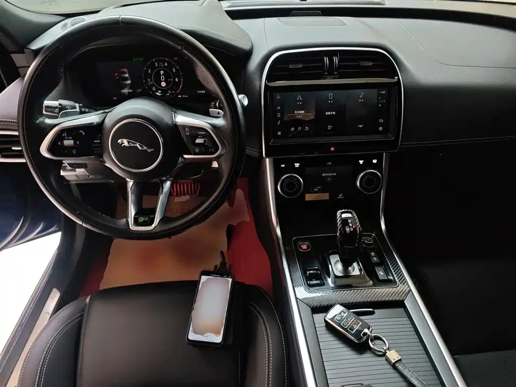 Jaguar XEL 2023 — фото 10