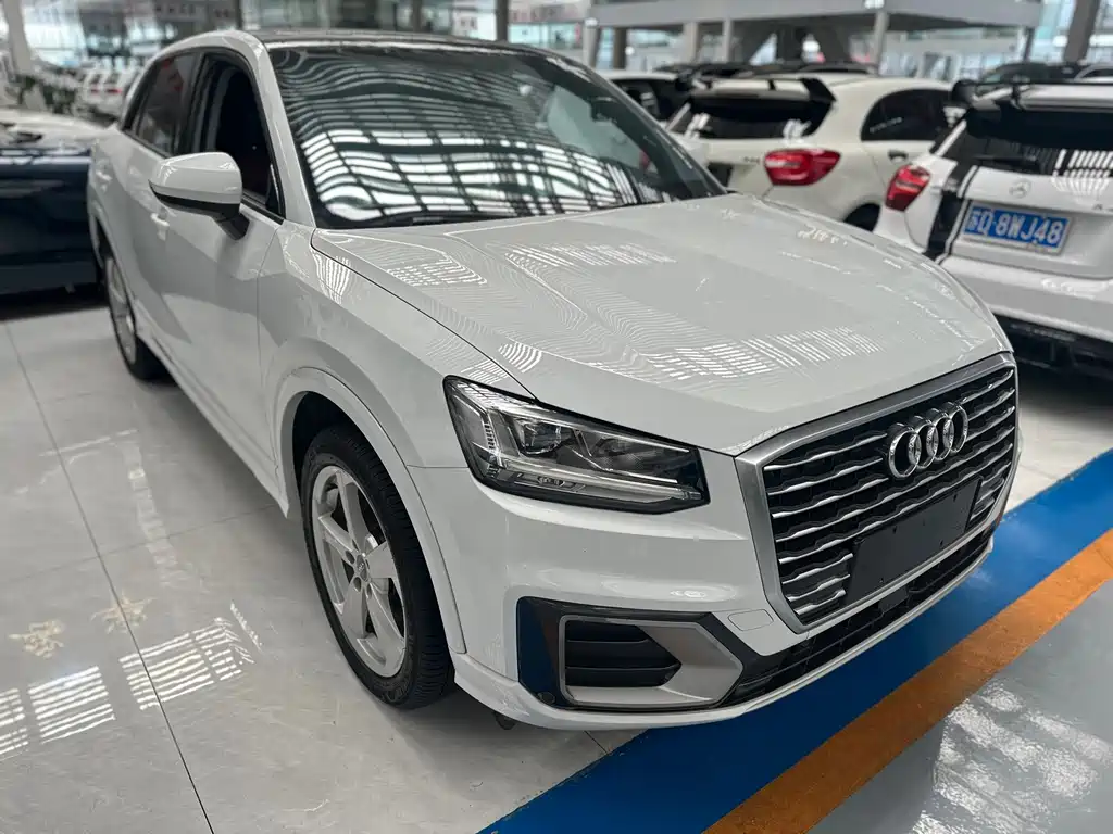 Audi Q2L 2019