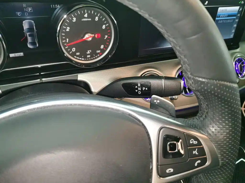 Mercedes-Benz E-Class 2017 — фото 10