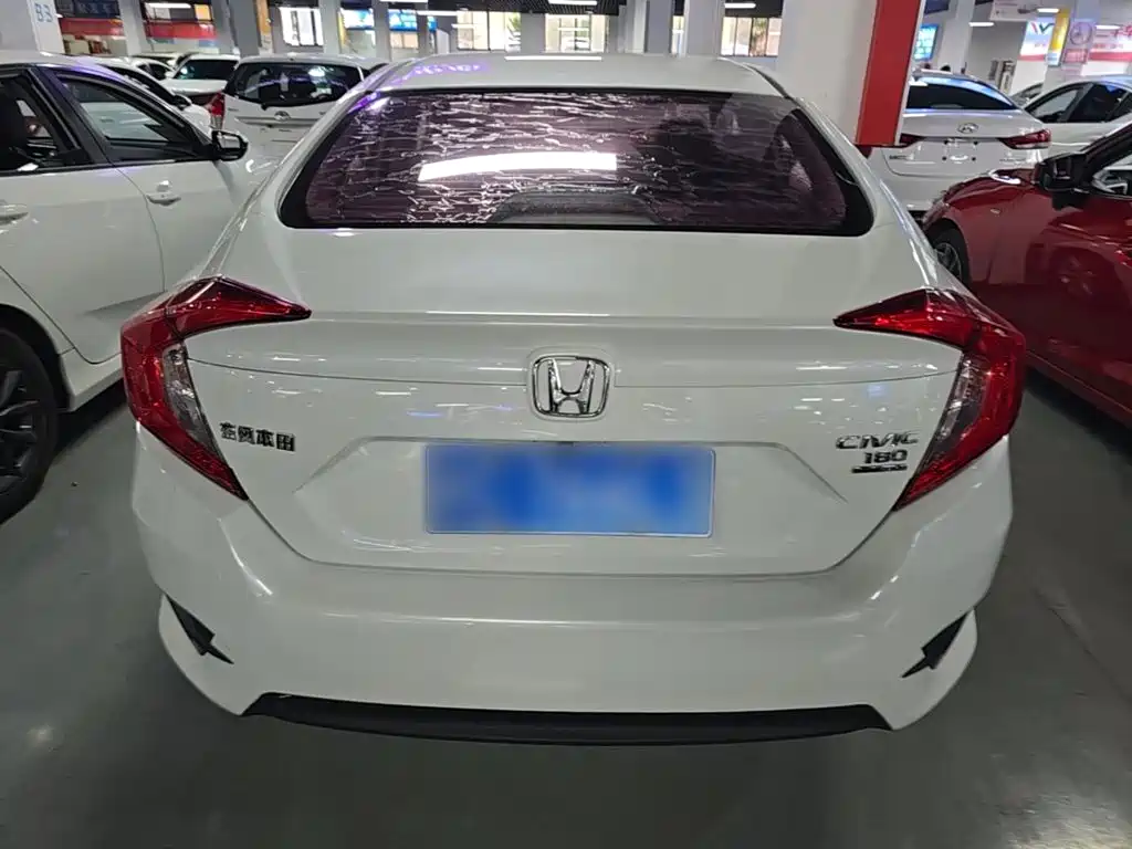 Honda Civic 2018 — фото 6