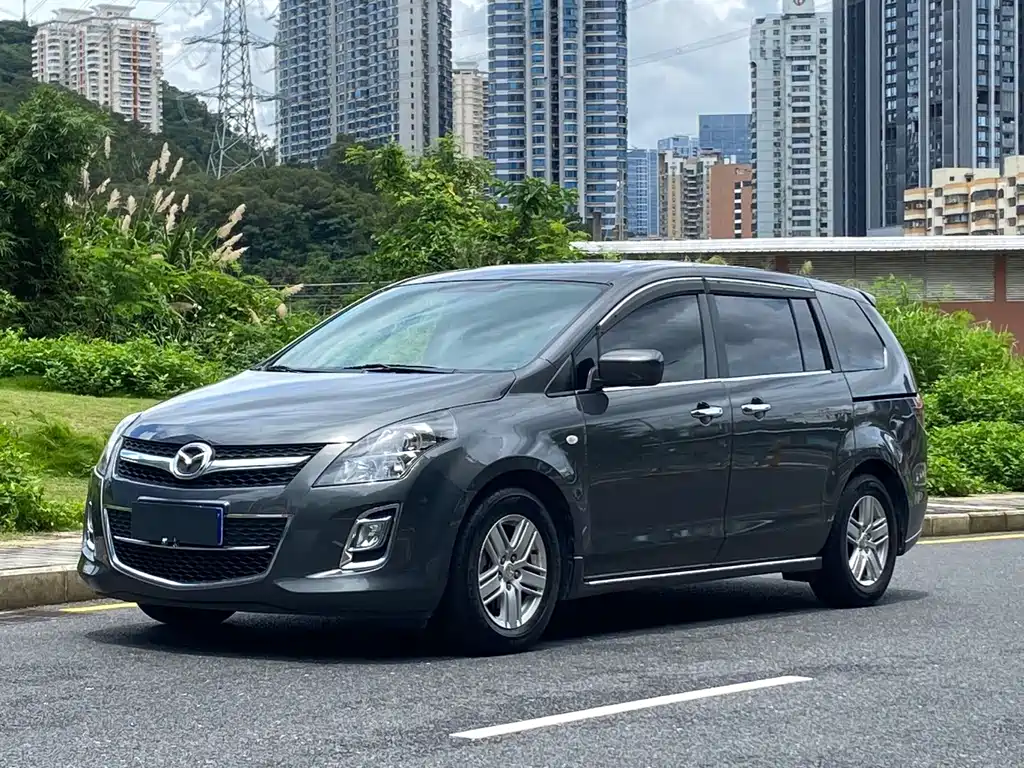Mazda 8 2011