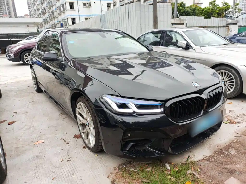 BMW 5 Series 2017 — фото 22