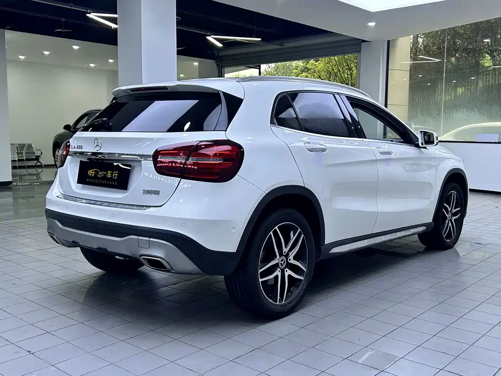 Mercedes-Benz GLA 2018 — фото 12