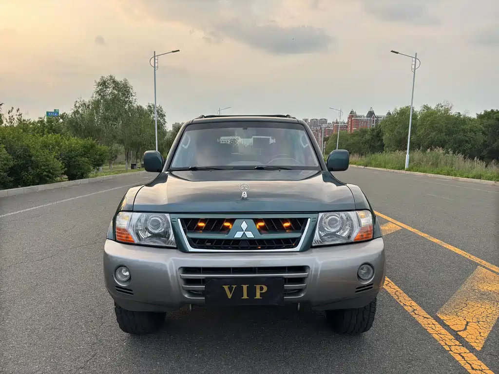 Mitsubishi Pajero 2008