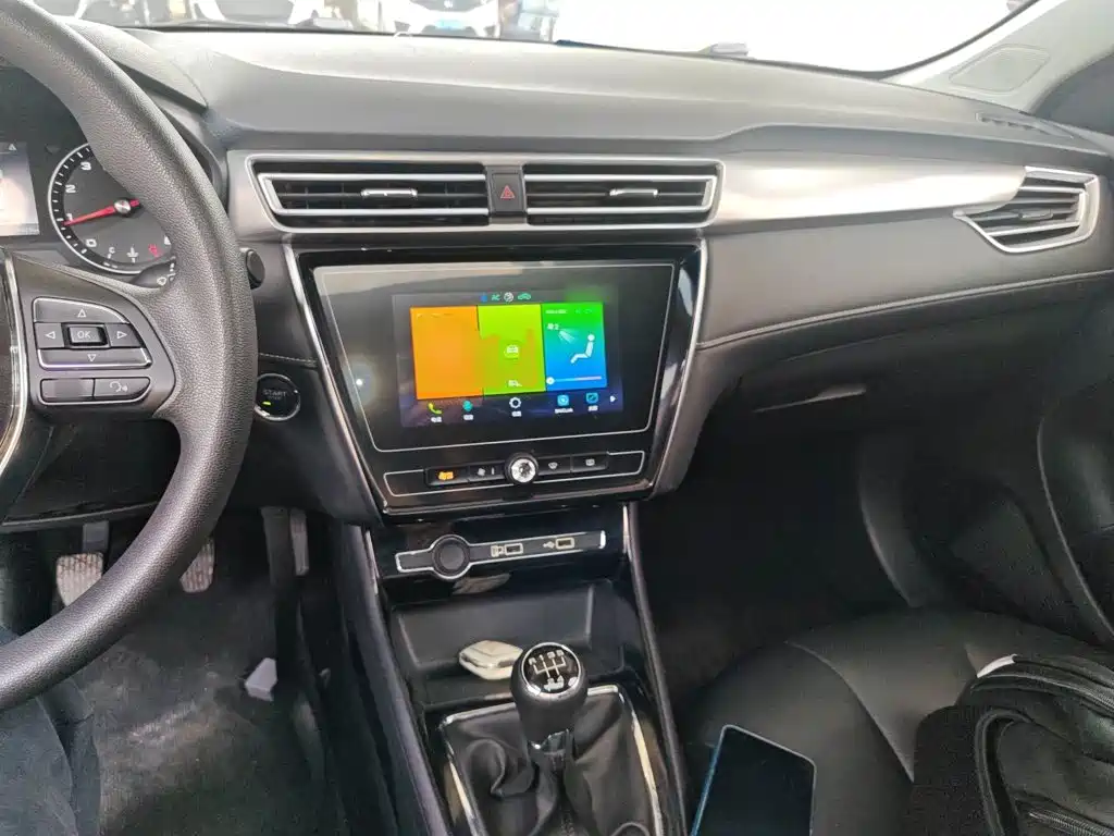 Roewe i5 2019