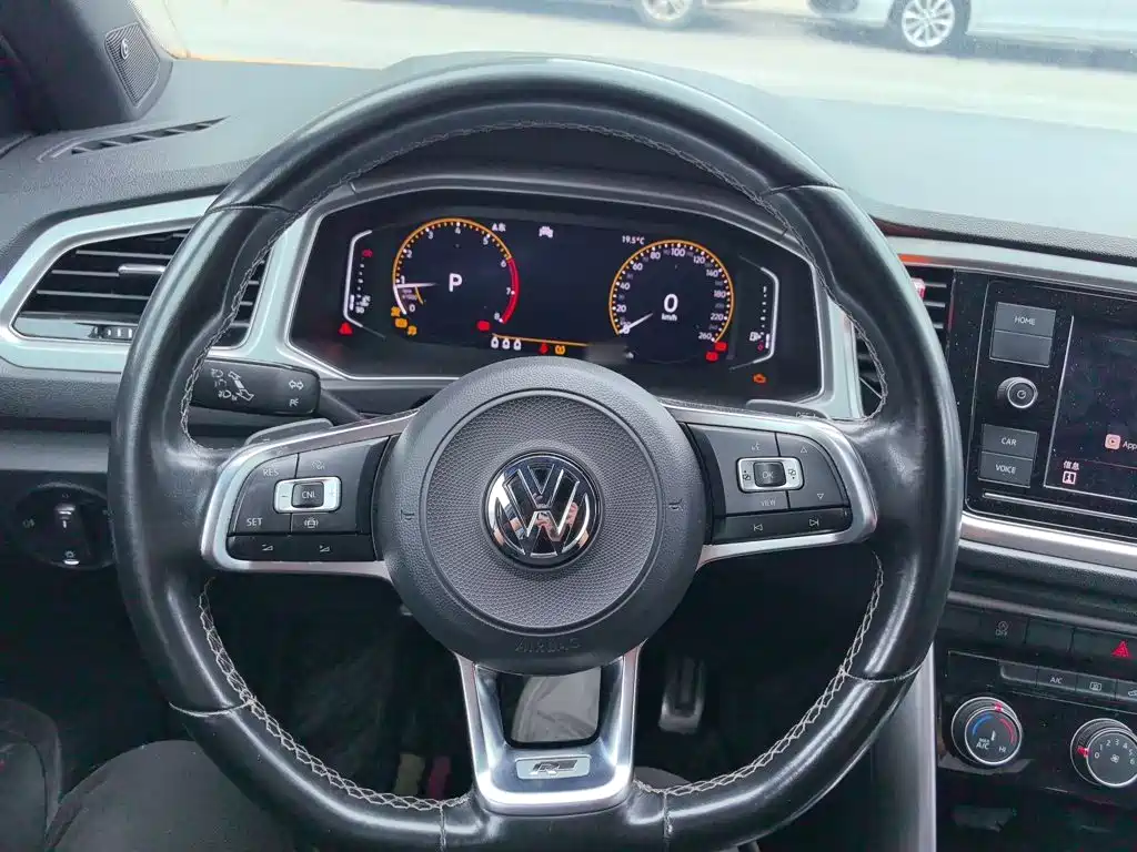 Volkswagen T-Roc 2020 — фото 11