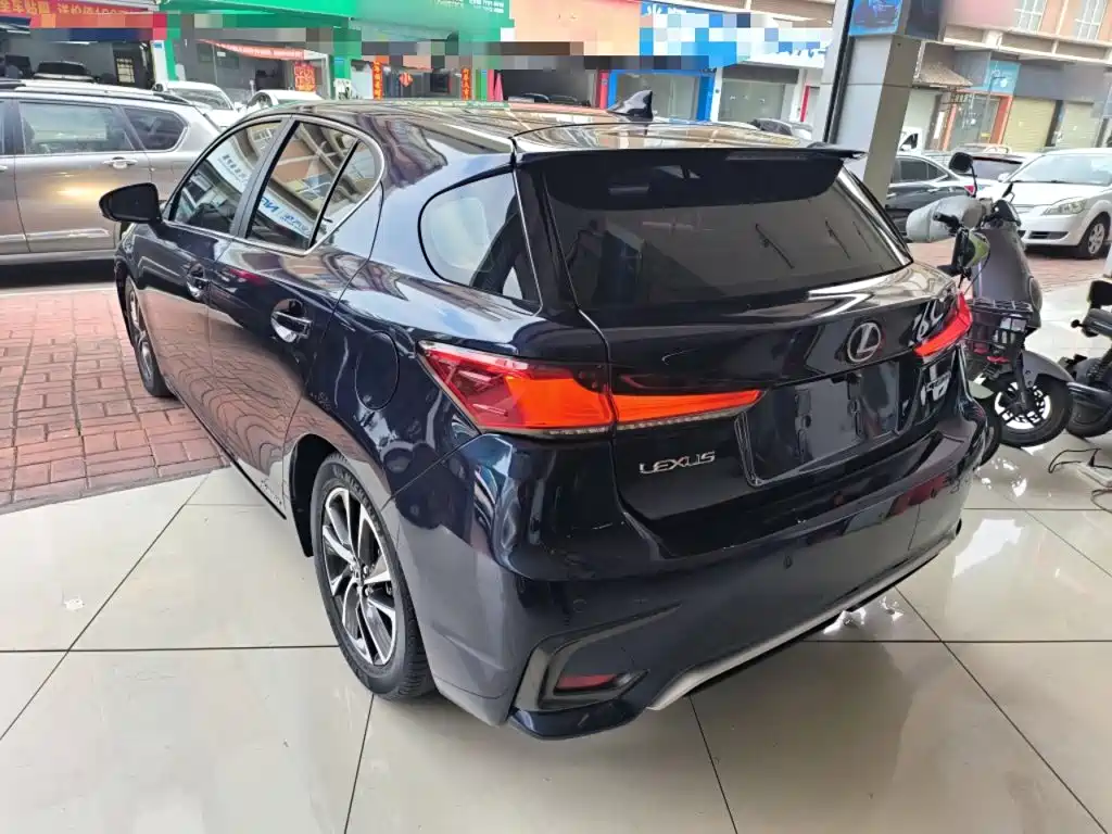 Lexus CT 2020 — фото 23