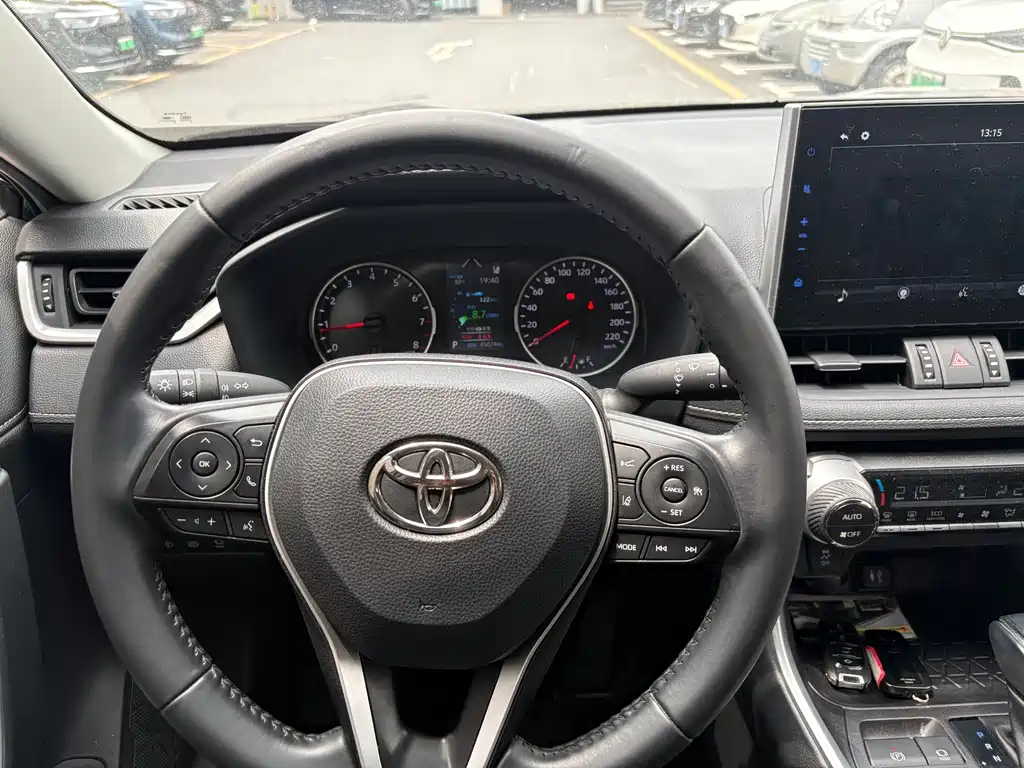 Toyota Wildlander 2023 — фото 12