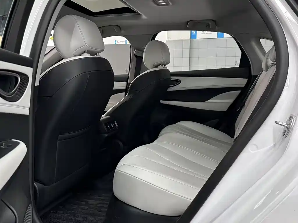 BYD Seal 05 DM-i 2025 — фото 7