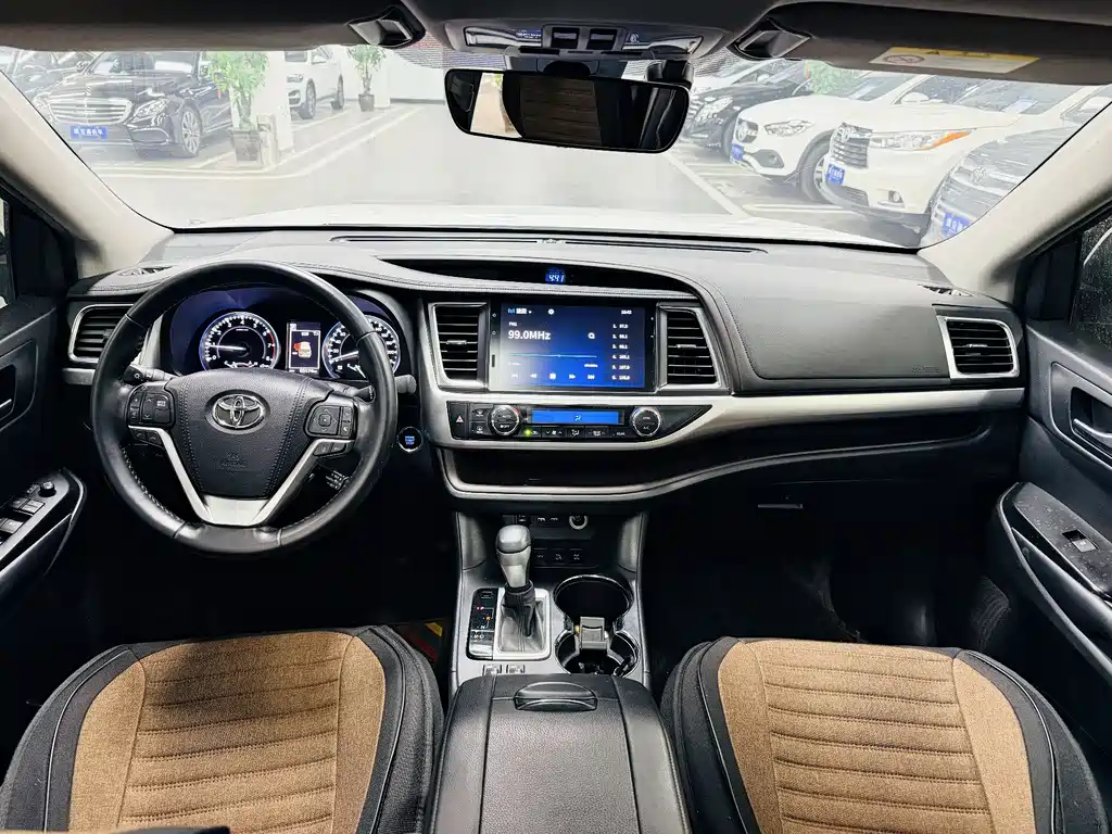Toyota Highlander 2021 — фото 10