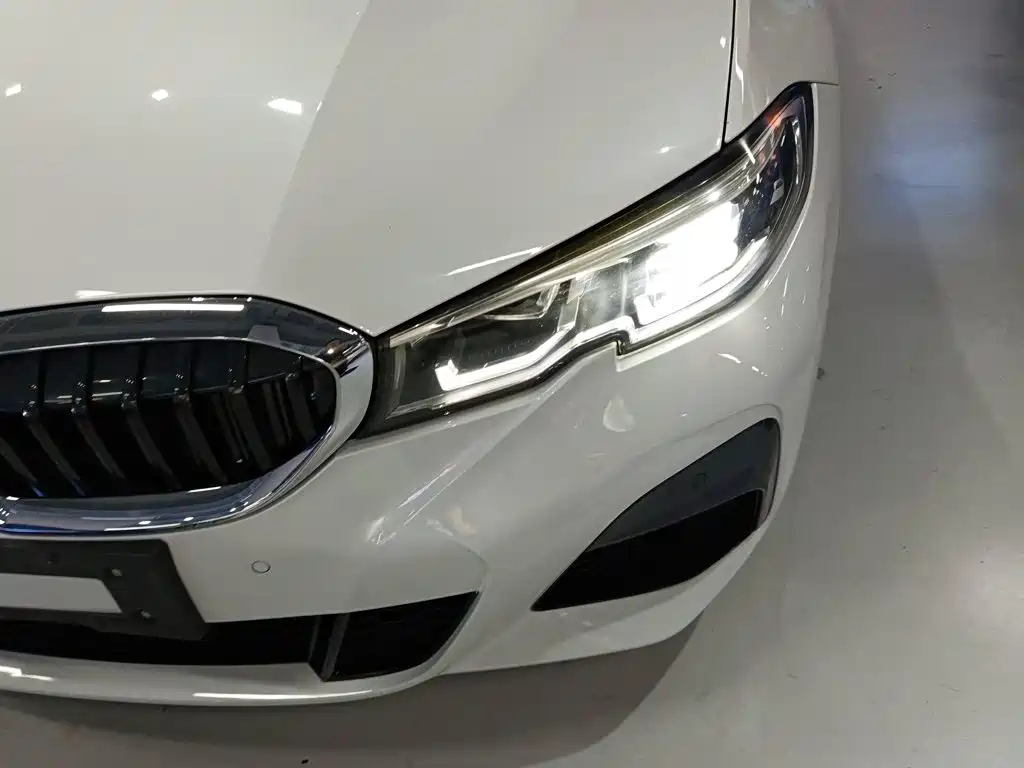 BMW 3 Series 2021 — фото 15